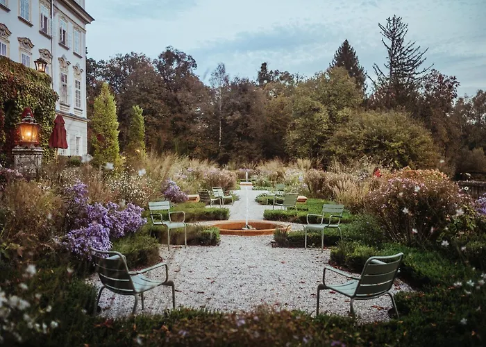 Schloss LeopoldskronVilla